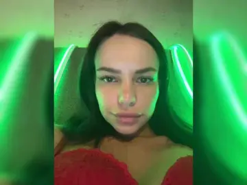 Klubnika13  live sex cam