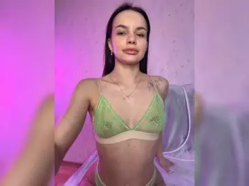 Klubnika13  live sex cam