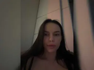 Klubnika13  live sex cam