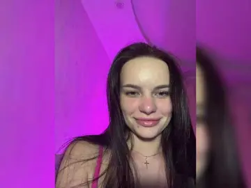 Klubnika13  live sex cam
