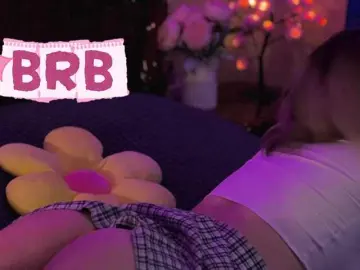 LollyGirlMoon  live sex cam
