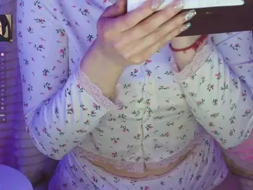 LollyGirlMoon  live sex cam