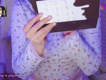 LollyGirlMoon  live sex cam
