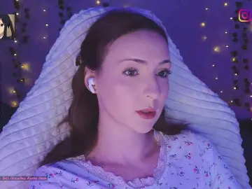 LollyGirlMoon  live sex cam
