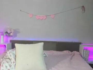 Sweeety-pie  live sex cam