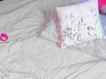 Sweeety-pie  live sex cam