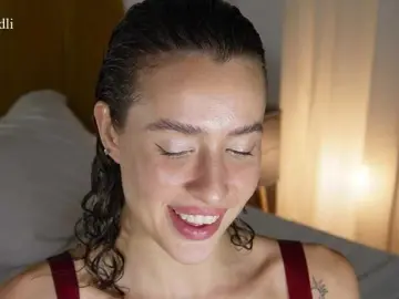Algraiv  live sex cam
