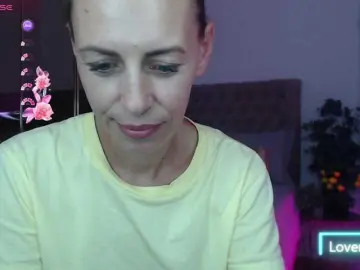 Bellacandyy  live sex cam