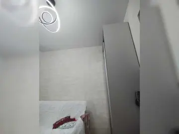 Kisa75  live sex cam