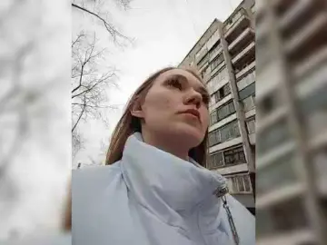 Kisa75  live sex cam