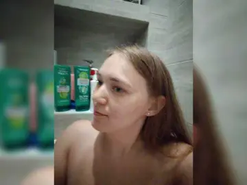 Kisa75  live sex cam
