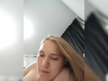 Kisa75  live sex cam