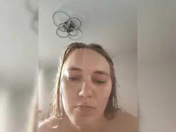 Kisa75  live sex cam