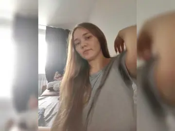 Kisa75  live sex cam