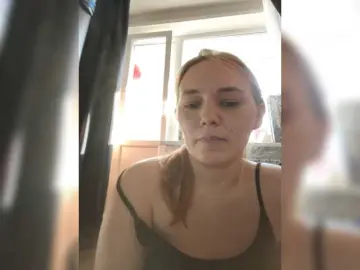 Kisa75  live sex cam