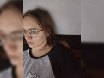 Kisa75  live sex cam