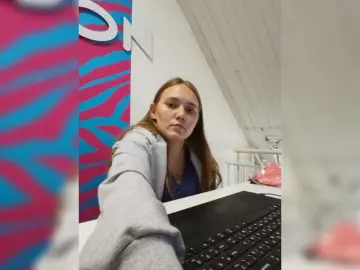 Kisa75  live sex cam