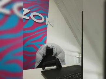 Kisa75  live sex cam