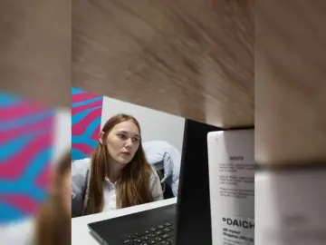 Kisa75  live sex cam
