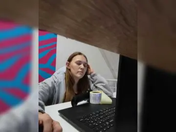 Kisa75  live sex cam