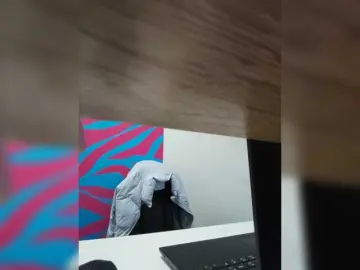 Kisa75  live sex cam