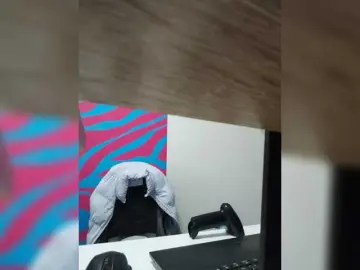 Kisa75  live sex cam