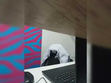 Kisa75  live sex cam
