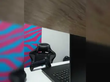 Kisa75  live sex cam