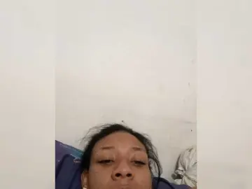 SammyHot2  live sex cam