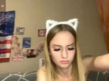 Kittywithu  live sex cam