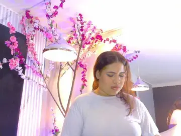Rouxinferno  live sex cam