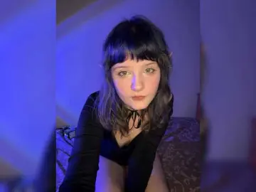 BabyLunaPaw  live sex cam