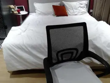 Bonnie-1  live sex cam