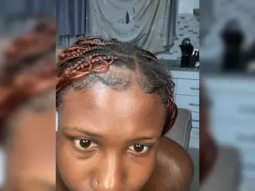 Curvyreen  live sex cam