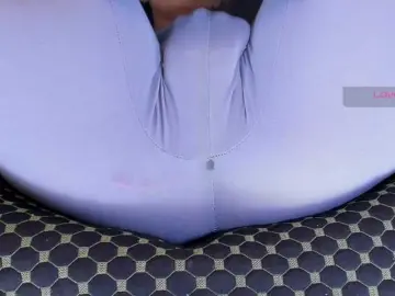 Kira-Kell  live sex cam