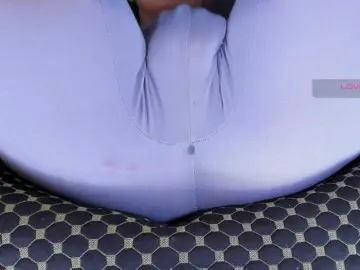 Kira-Kell  live sex cam