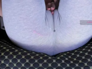 Kira-Kell  live sex cam