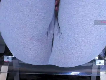 Kira-Kell  live sex cam