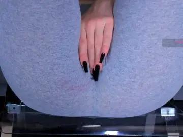Kira-Kell  live sex cam