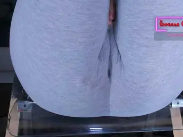 Kira-Kell  live sex cam