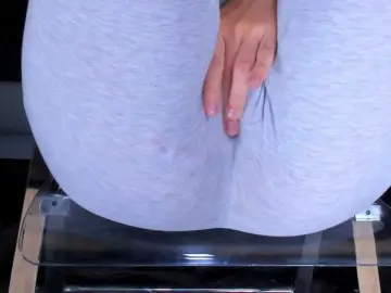 Kira-Kell  live sex cam