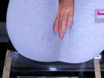 Kira-Kell  live sex cam