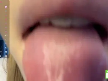 TyeshaDirksen  live sex cam
