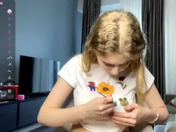 TyeshaDirksen  live sex cam