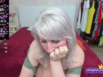 Urakraus  live sex cam