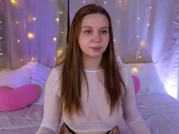 KiraBriis  live sex cam