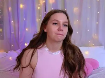 KiraBriis  live sex cam