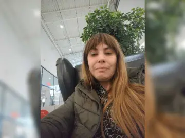 Kozanurka  live sex cam