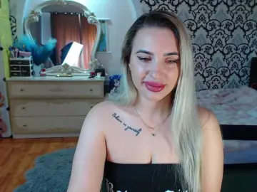 Lorasinclare  live sex cam