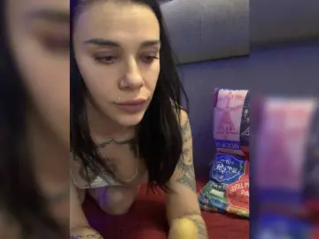 MaidenCrystal  live sex cam